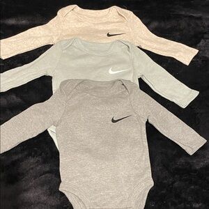 Nike Kids Bodysuit Trio - Cream, Green and gray